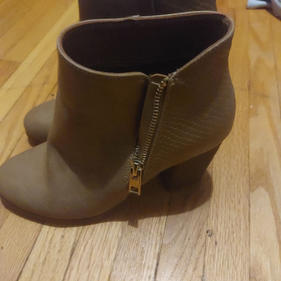 Ladies Tan ankle boots - Picture 2 of 4